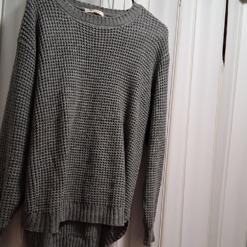 Zenana Outfitters Gray Crew Neck Sweater with Waffle Texture
